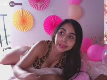 SallyeLeins  live sex cam