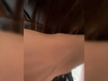SallyeLeins  live sex cam