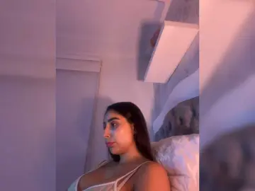SallyeLeins  live sex cam