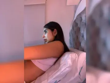 SallyeLeins  live sex cam