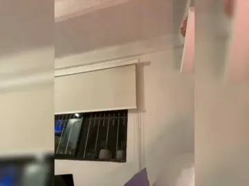 SallyeLeins  live sex cam