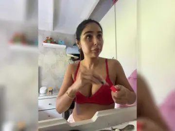 SallyeLeins  live sex cam