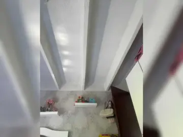 SallyeLeins  live sex cam