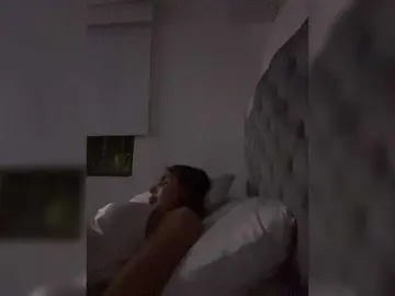 SallyeLeins  live sex cam