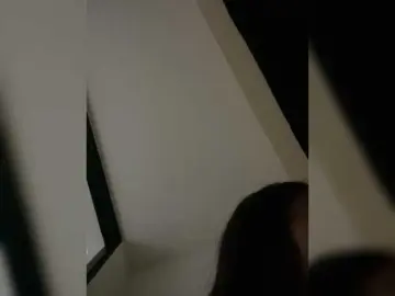 SallyeLeins  live sex cam