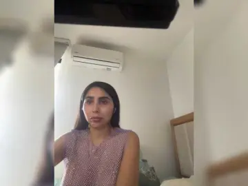 SallyeLeins  live sex cam