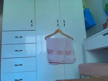 SallyeLeins  live sex cam