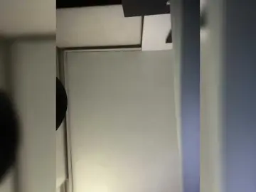 SallyeLeins  live sex cam