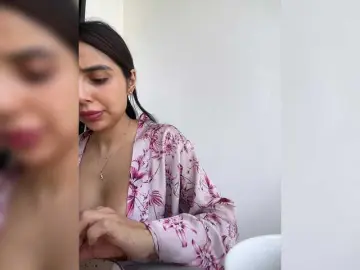 SallyeLeins  live sex cam