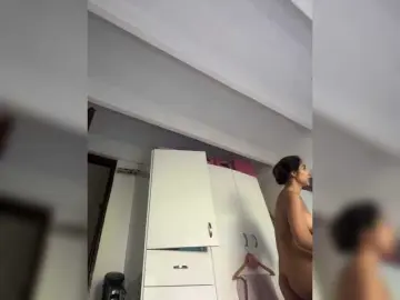 SallyeLeins  live sex cam