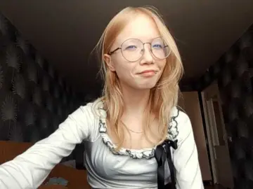 DanelleLaday  live sex cam