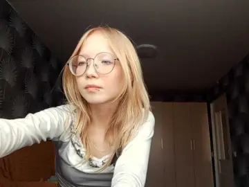 DanelleLaday  live sex cam