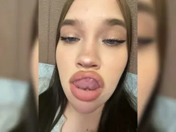 Glossmixdoll  live sex cam