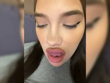 Glossmixdoll  live sex cam