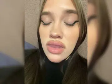 Glossmixdoll  live sex cam