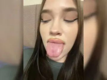 Glossmixdoll  live sex cam