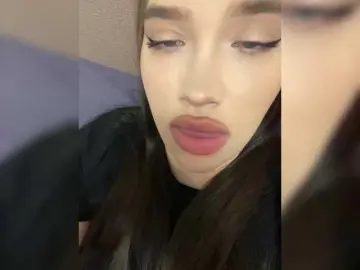 Glossmixdoll  live sex cam