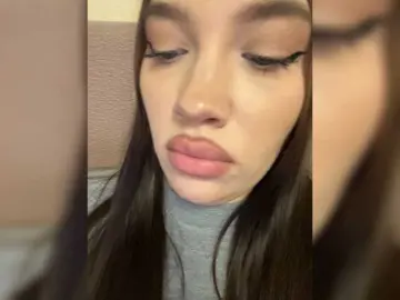 Glossmixdoll  live sex cam
