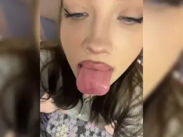 Glossmixdoll  live sex cam
