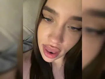 Glossmixdoll  live sex cam