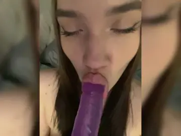 Glossmixdoll  live sex cam
