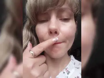 NinonDePeace  live sex cam