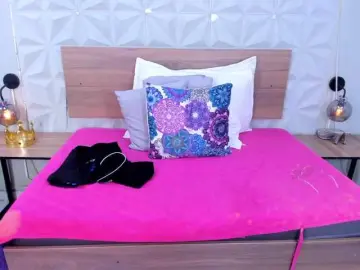 StaceyWhite  live sex cam
