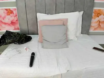 StaceyWhite  live sex cam