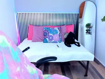 StaceyWhite  live sex cam