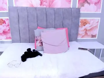StaceyWhite  live sex cam