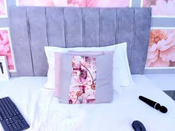 StaceyWhite  live sex cam