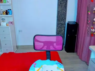 Brunette-Of-Your-Dreams  live sex cam