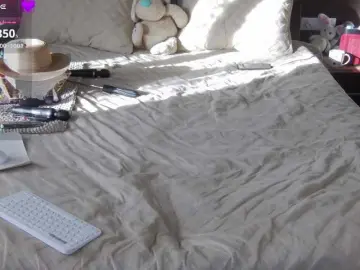 HairyCrotch  live sex cam