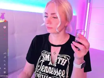 Dashulakiss1  live sex cam