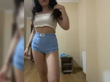 MalyshkaFox  live sex cam