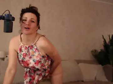 Mercedeswoman  live sex cam