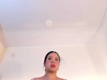 Thamiina  live sex cam