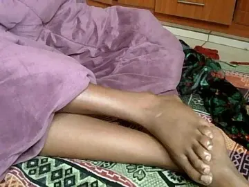 HornyCleo  live sex cam