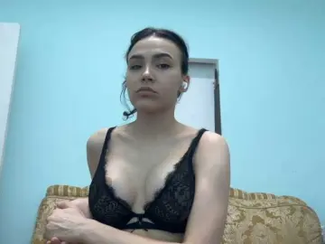 Iloniyaa  live sex cam