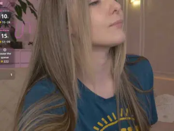 MissJuliaa  live sex cam