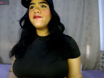 Bicky24  live sex cam