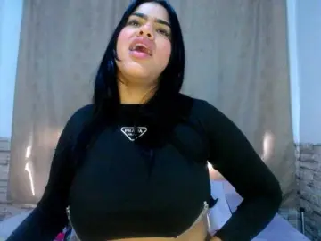 Bicky24  live sex cam