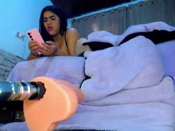Bicky24  live sex cam