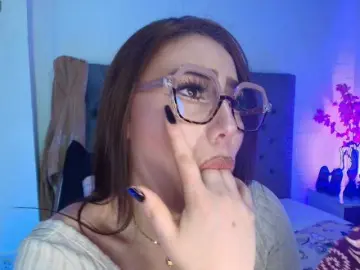 MiiaParis  live sex cam