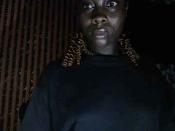 Sexyraya  live sex cam