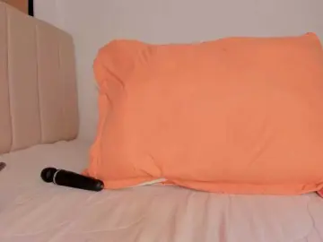 Isa-bunny1  live sex cam