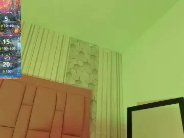 Viiolettlopez  live sex cam