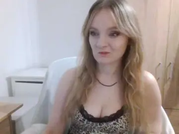 AlmaNatural  live sex cam