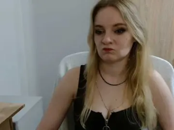AlmaNatural  live sex cam