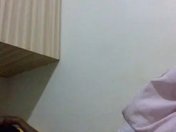 Cutesnyder  live sex cam